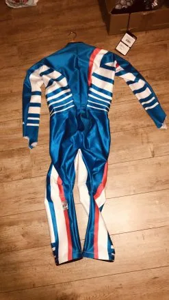 Colmar 2022 -Skis alpins Soldes file 5